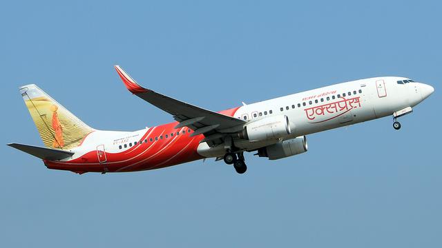 VT-AXZ:Boeing 737-800:Air India Express
